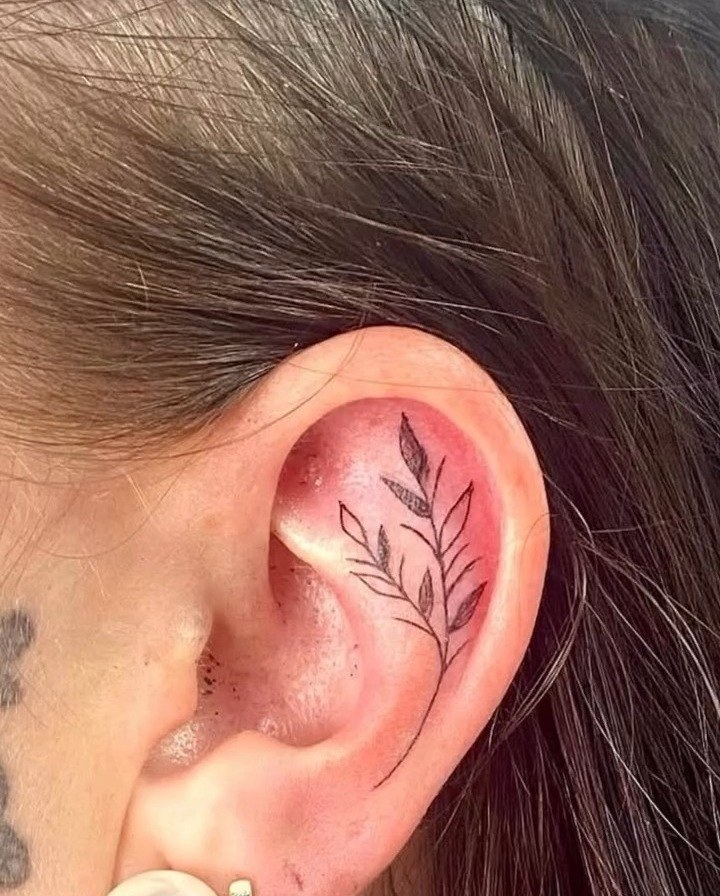 Fine Line & Piercing
